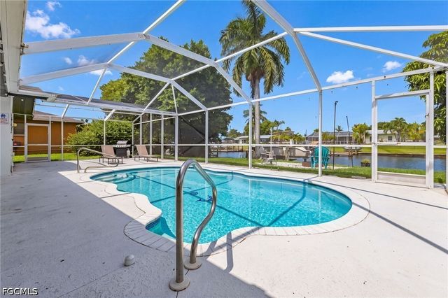 4614 SE 1st PL, Cape Coral, FL 33904