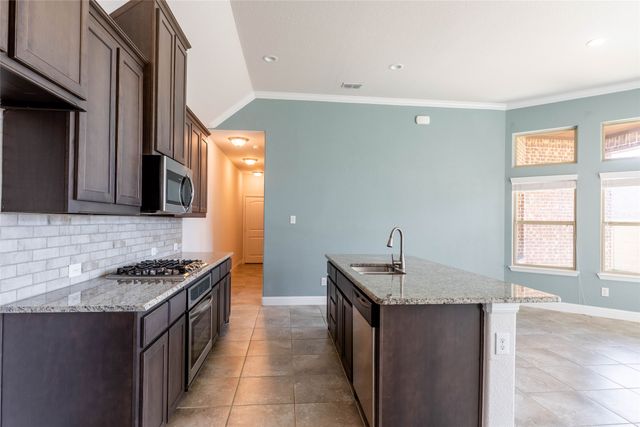 824 Parkside Drive, Argyle, TX 76226