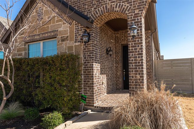 824 Parkside Drive, Argyle, TX 76226