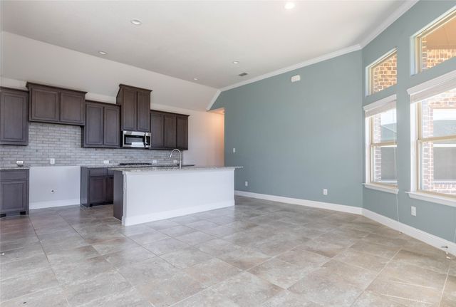 824 Parkside Drive, Argyle, TX 76226