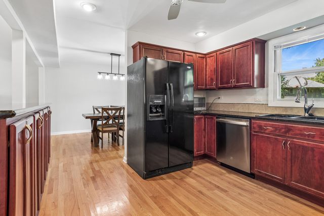 3 Vigilance Court, Bolingbrook, IL 60440
