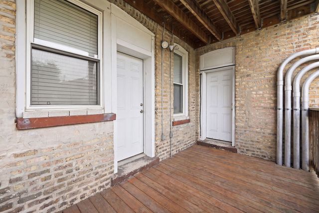 4343 N Sacramento Avenue 2A, Chicago, IL 60618