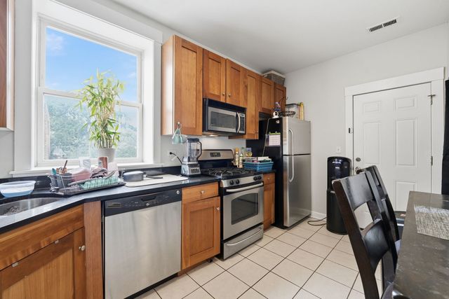 4343 N Sacramento Avenue 2A, Chicago, IL 60618