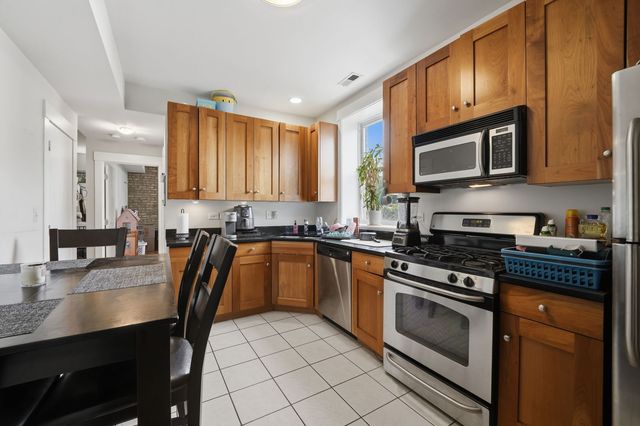 4343 N Sacramento Avenue 2A, Chicago, IL 60618