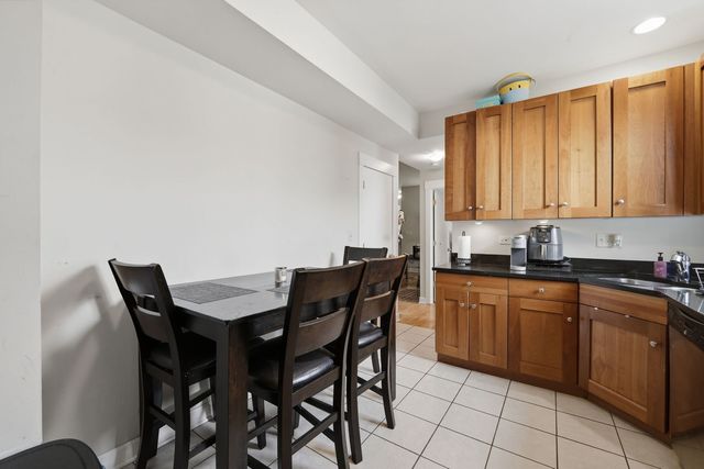 4343 N Sacramento Avenue 2A, Chicago, IL 60618