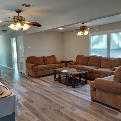 6047 W Creek Road, East Bernard, TX 77435