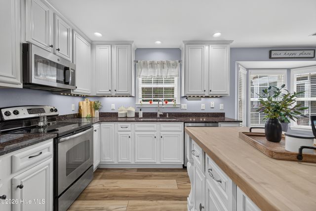 8531 Old Forest Drive NE, Leland, NC 28451