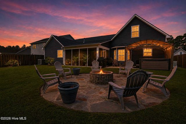 8531 Old Forest Drive NE, Leland, NC 28451
