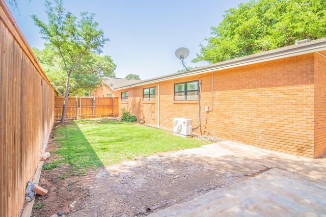 1603 E Reppto Street, Brownfield, TX 79316