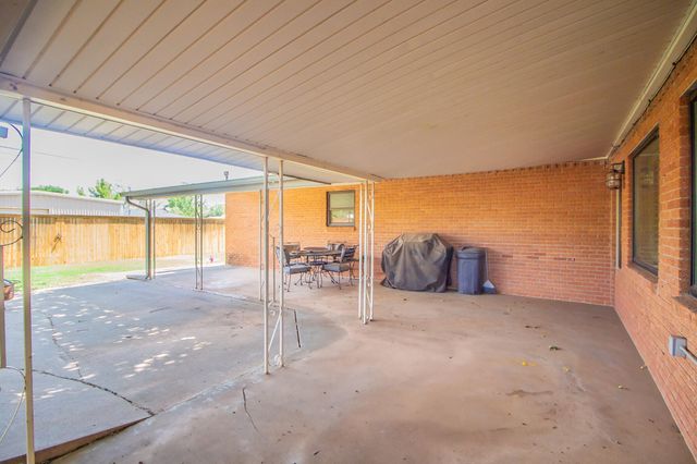 1603 E Reppto Street, Brownfield, TX 79316