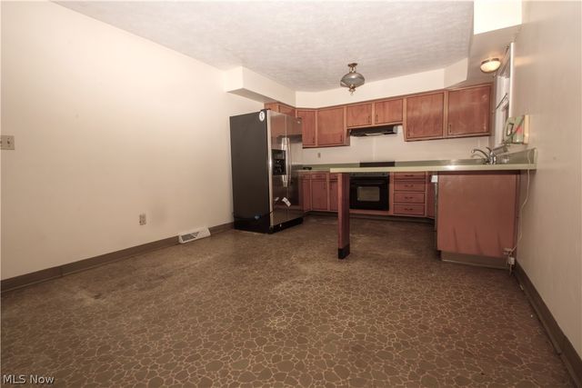 3256 Valley Forge Drive, Brunswick, OH 44212