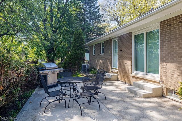 3256 Valley Forge Drive, Brunswick, OH 44212