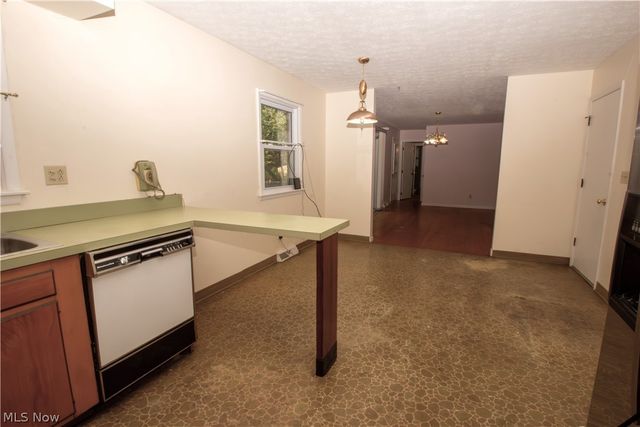 3256 Valley Forge Drive, Brunswick, OH 44212