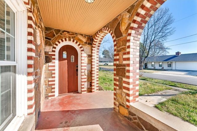 609 S Main Avenue, Lincoln, AR 72744