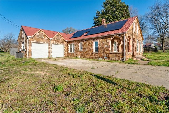 609 S Main Avenue, Lincoln, AR 72744
