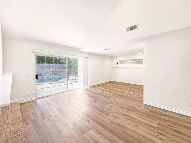 25521 Alisal Ave, Laguna Hills, CA 92653