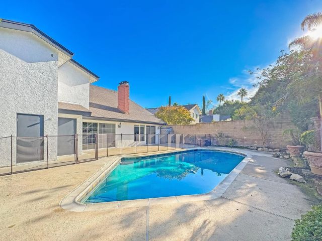 25521 Alisal Ave, Laguna Hills, CA 92653