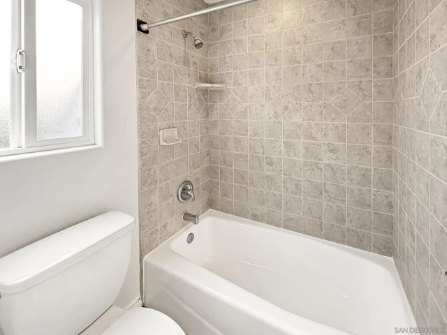 25521 Alisal Ave, Laguna Hills, CA 92653