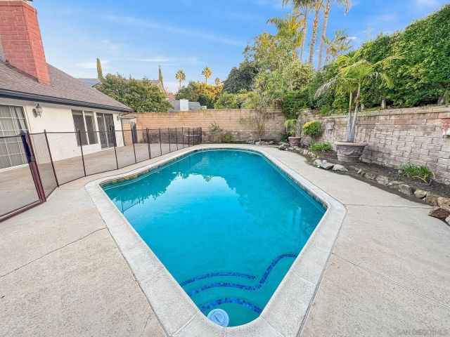 25521 Alisal Ave, Laguna Hills, CA 92653