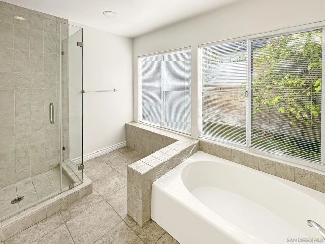 25521 Alisal Ave, Laguna Hills, CA 92653