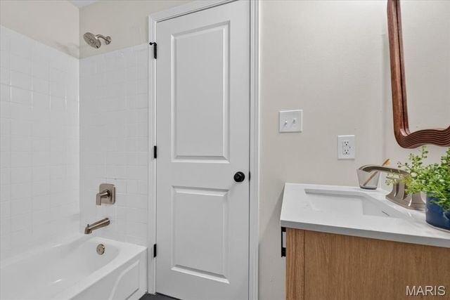 1315 Montrose Avenue, St Louis, MO 63104
