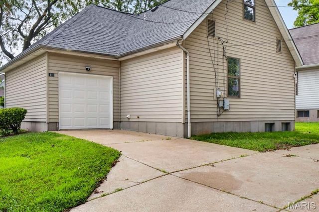 1315 Montrose Avenue, St Louis, MO 63104