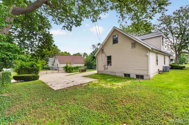 1315 Montrose Avenue, St Louis, MO 63104