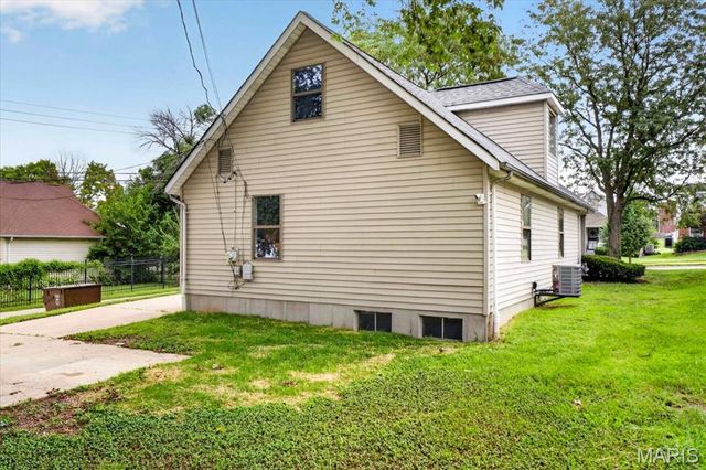 1315 Montrose Avenue, St Louis, MO 63104