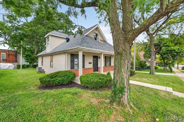 1315 Montrose Avenue, St Louis, MO 63104