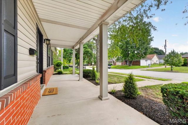 1315 Montrose Avenue, St Louis, MO 63104