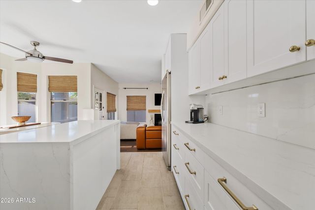 5773 W SHANNON Street, Chandler, AZ 85226