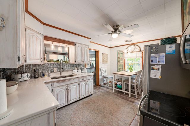 512 N Grener Avenue, Columbus, OH 43228