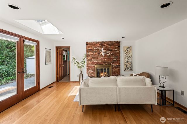 14901 SE 47th Place, Bellevue, WA 98006