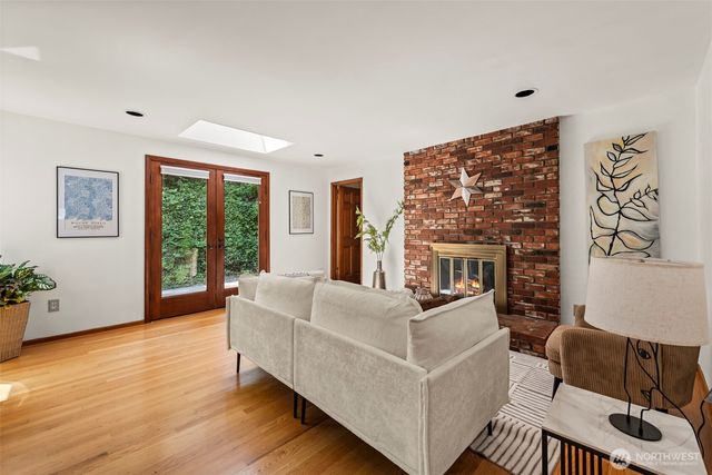 14901 SE 47th Place, Bellevue, WA 98006