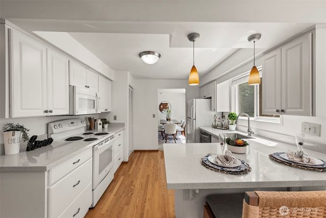 14901 SE 47th Place, Bellevue, WA 98006