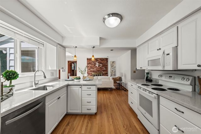 14901 SE 47th Place, Bellevue, WA 98006