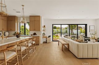 8344 Mcconnell, Los Angeles, CA 90045