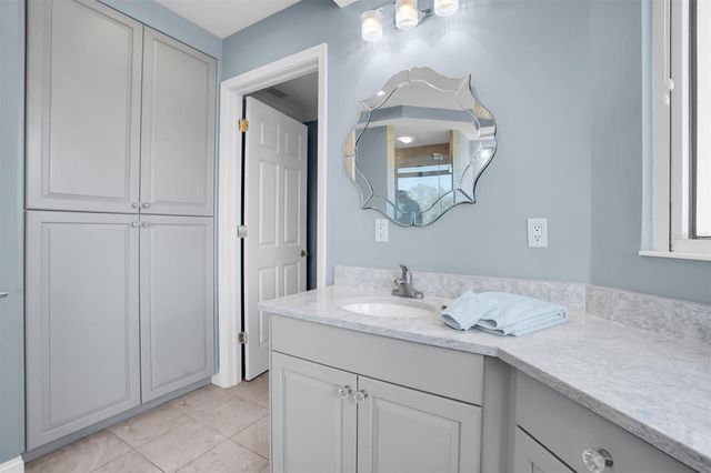 555 5TH AVENUE NE 273, St Petersburg, FL 33701