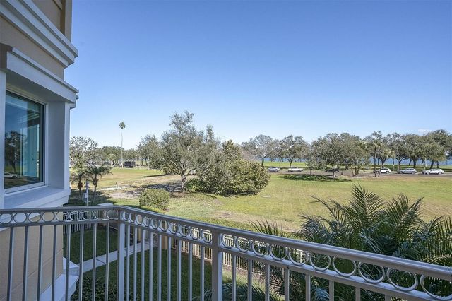 555 5TH AVENUE NE 273, St Petersburg, FL 33701