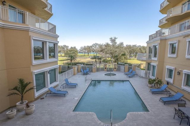 555 5TH AVENUE NE 273, St Petersburg, FL 33701