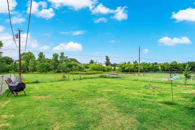 6607 NW Ferris Ave, Lawton, OK 73505