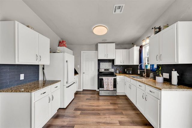 6607 NW Ferris Ave, Lawton, OK 73505