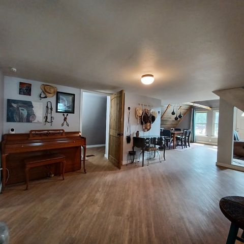 155 S Silver Creek, Kerrville, TX 78028
