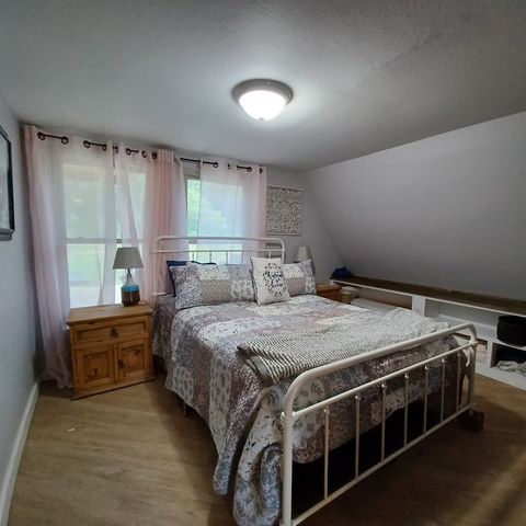 155 S Silver Creek, Kerrville, TX 78028