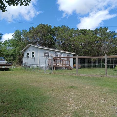 155 S Silver Creek, Kerrville, TX 78028