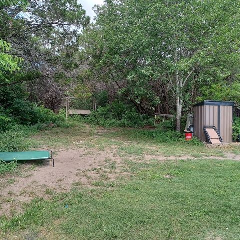 155 S Silver Creek, Kerrville, TX 78028