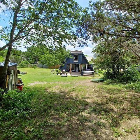 155 S Silver Creek, Kerrville, TX 78028