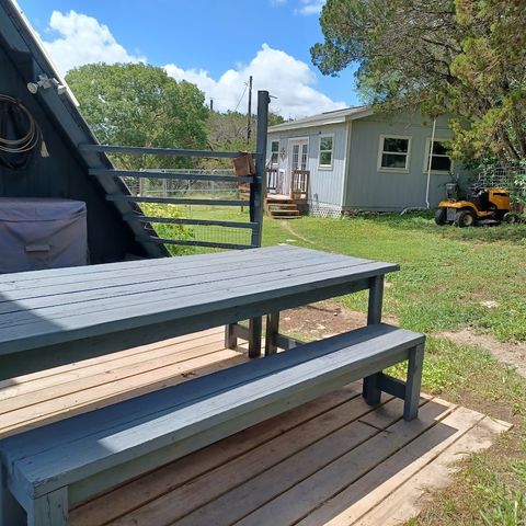 155 S Silver Creek, Kerrville, TX 78028