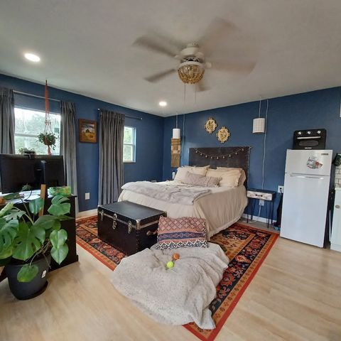 155 S Silver Creek, Kerrville, TX 78028