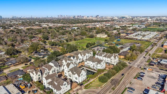 4142 Woodwind Lane, Houston, TX 77025